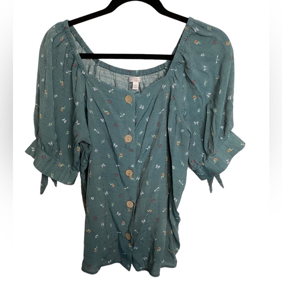 LC Lauren Conrad Tops - Lauren Conrad Pheasant Style Green Blouse with Insect Detail. Cute sleeves  Sz M